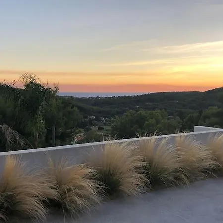 Contemporaine Vue Mer-vignobles,piscine-spa סנרי-סור-מר