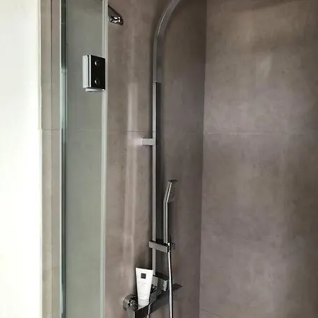 Contemporaine Vue Mer-vignobles,piscine-spa וילה *