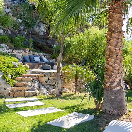 Contemporaine Vue Mer-vignobles,piscine-spa וילה