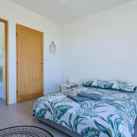 Contemporaine Vue Mer-vignobles,piscine-spa